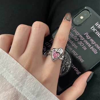 สีชมพูคริสตัลวามผิดปกติหัวใจแหวน Cutout หัวใจแหวนสำหรับผู้หญิงค่าเรขาคณิตของลวดลาย Zircon เปิดแหวนปาร์ตี้วินเทจเครื่องประดับของขวัญ